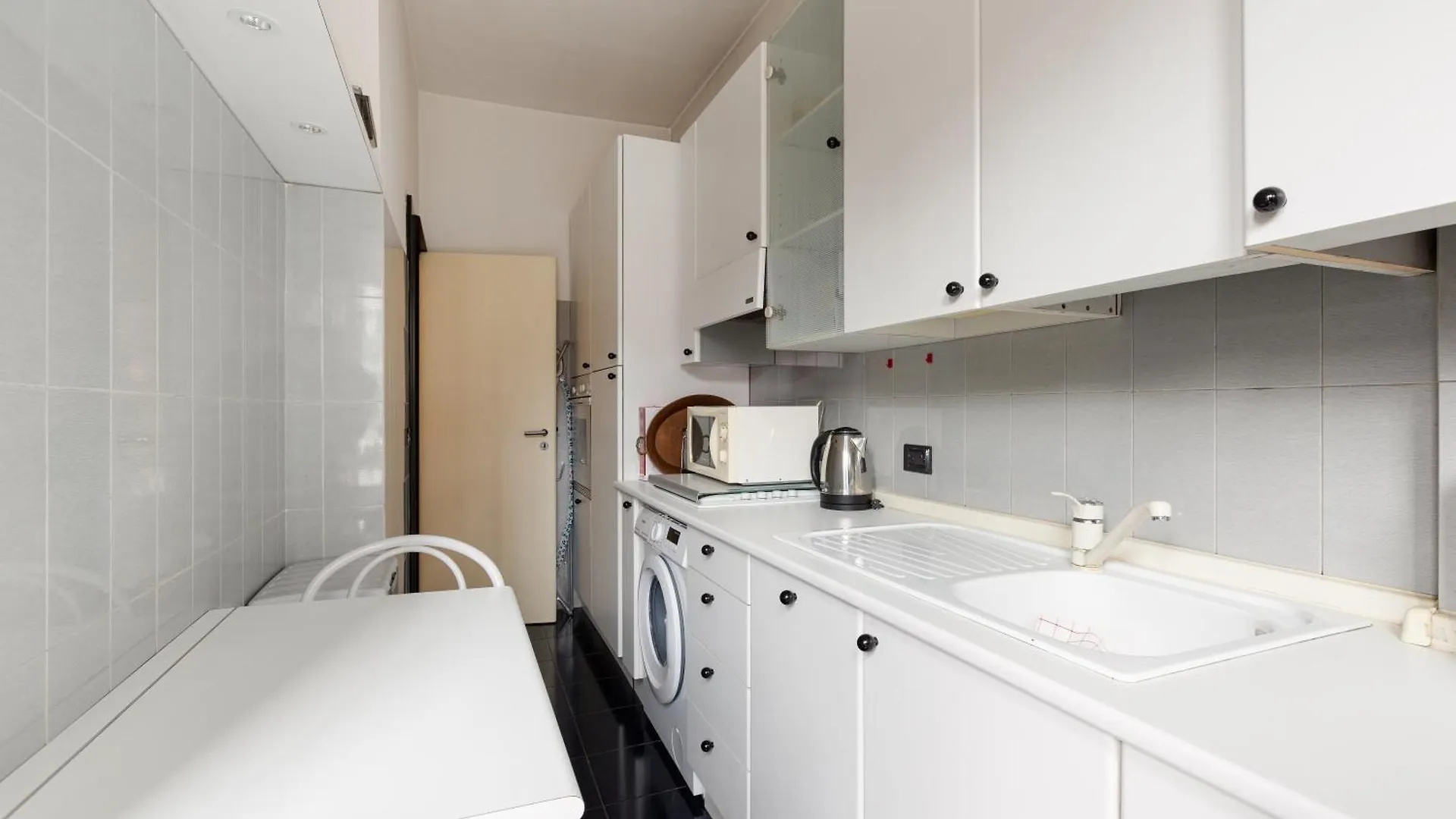 Forlanini - Functional Studio With Balcony! Milán Apartmán